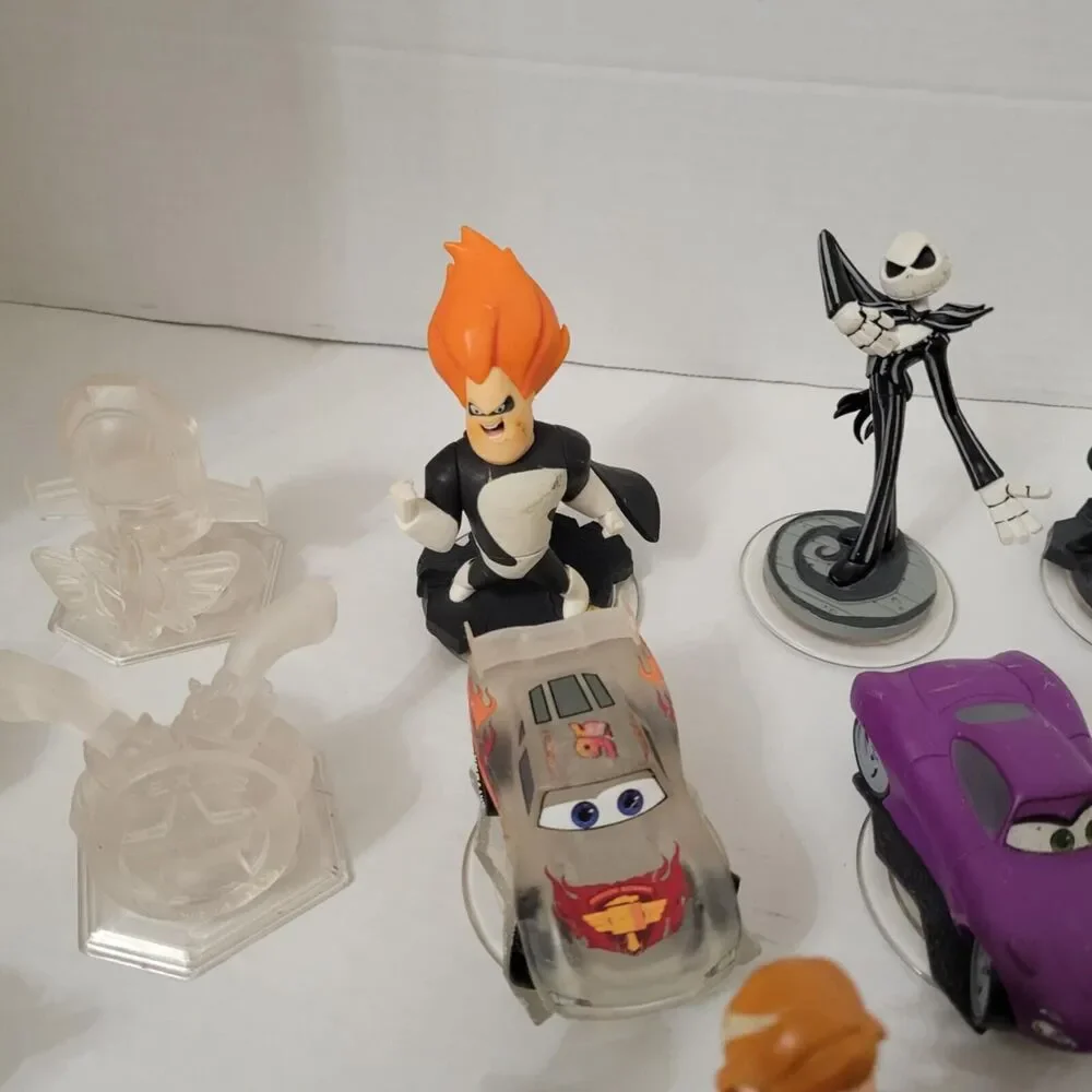 Lot Of 13 DISNEY INFINITY FIGURES for Video Game